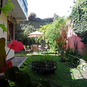Bed & Breakfast Casa Landivar Antigua